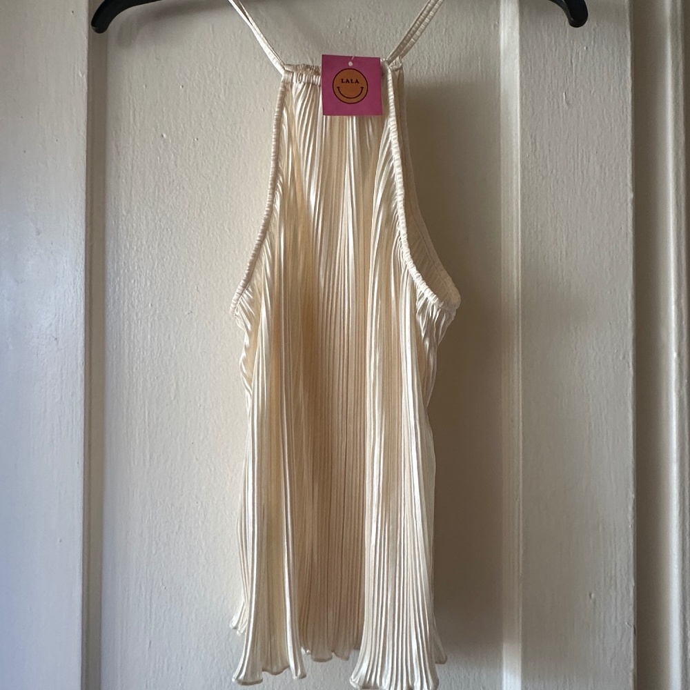 NWT Kiss Kiss Plisse Top in Cream Small